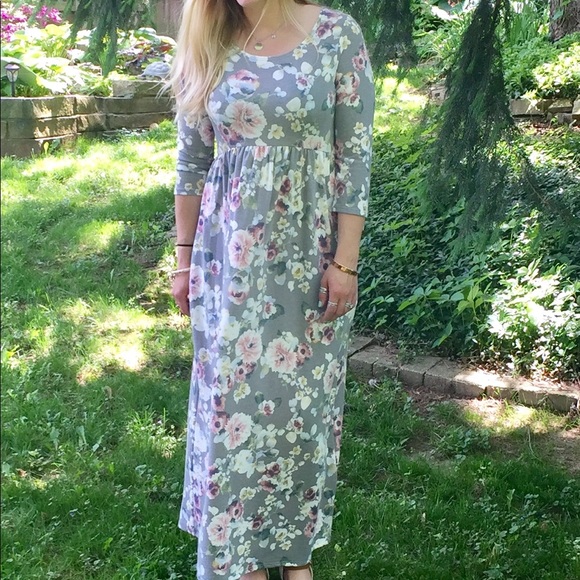 Shop stevie maxi dress - Picture 1 of 4